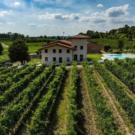 Agriturismo Corte Bulgarini Farm stay